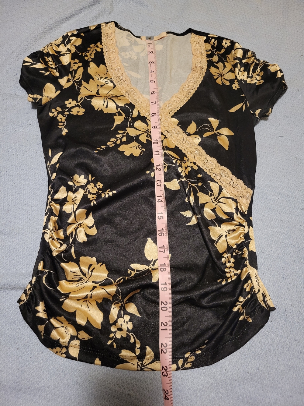 Vintage Forever 21 Black Top with Cream Floral Print & Lace Trim - Picture 10 of 13